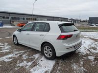 Begagnad VW Golf VIII 131 HK (96 kW) 2023 Vit Halvkombi