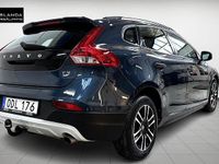Begagnad Volvo V40 Momentum 152 HK (111 kW) 2016 Mörkblå Halvkombi