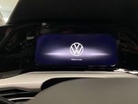 begagnad VW Golf VIII 1.0 eTSI 110HK 7 VXL