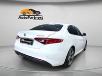 begagnad Alfa Romeo Giulia 2.0TBi 16V RWD Super 200hk NYSKICK 2200mil