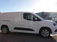 Begagnad Opel Combo 131 HK (96 kW) 2021 Vit Van