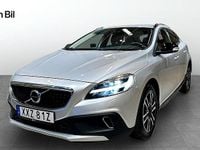 Begagnad Volvo V40 Momentum 150 HK (110 kW) 2019 Silver Halvkombi