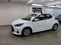 Begagnad Toyota Yaris Hybrid 116 HK (85 kW) 2021 Vit Halvkombi