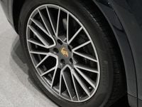 Begagnad Porsche Cayenne 340 HK (250 kW) 2022 Mörkblå SUV