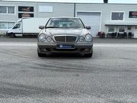 Begagnad Mercedes E240 172 HK (126 kW) 2002 Sedan