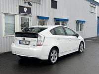 Begagnad Toyota Prius 136 HK (100 kW) 2011 Vit Halvkombi