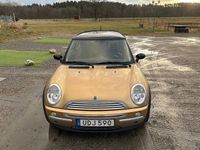 begagnad Mini Cooper Pepper Euro 3 2003, Halvkombi