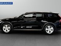 Begagnad Volvo V60 CC Core 200 HK (147 kW) 2023 Svart Kombi