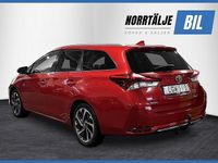 Begagnad Toyota Auris Touring Sports Active 116 HK (85 kW) 2015 Mörkröd Kombi