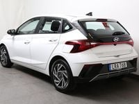 Begagnad Hyundai i20 Essential 101 HK (74 kW) 2024 Vit Halvkombi