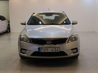 Begagnad Kia Ceed 116 HK (85 kW) 2010 Silver Halvkombi