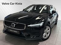 Begagnad Volvo V60 CC Core 200 HK (147 kW) 2023 Svart Kombi