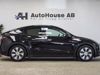 Begagnad Tesla Model Y Long Range AWD 378 kW (514 HK) 2023 Svart SUV