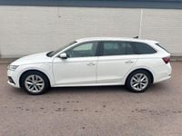 Begagnad Skoda Octavia Style 204 HK (150 kW) 2022 Vit Kombi
