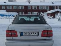 Begagnad Volvo S70 144 HK (105 kW) 1998 Ljusgrå/silver Sedan