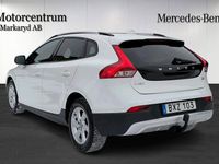 Begagnad Volvo V40 CC Momentum 116 HK (85 kW) 2014 Vit Kombi