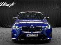 Begagnad BMW M5 Comfort Edition 727 HK (534 kW) 2024 Blå (marina bay blå metallic) Sedan