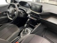 begagnad Peugeot 208 Active 1.2 PureTech 75hk - Carplay