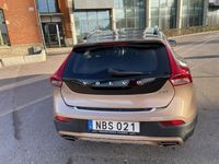 begagnad Volvo V40 CC D4 Geartronic Momentum Euro 5