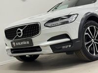 Begagnad Volvo V90 CC Momentum 190 HK (139 kW) 2018 Vit Kombi