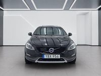 Begagnad Volvo V60 CC Summum 190 HK (139 kW) 2016 Svart Kombi