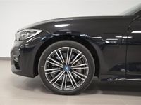 begagnad BMW 330e xDrive M-Sport HiFi Drag