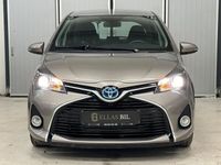 begagnad Toyota Yaris Hybrid e-CVT 101HK KAMERA NAVI BT 0,3/MIL 2BRUK