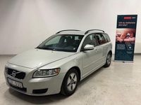 Begagnad Volvo V50 Kinetic 116 HK (85 kW) 2011 Vit Kombi