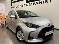 begagnad Toyota Yaris Hybrid CVT Euro 6 0.38 l/mil B-kamera en ägare