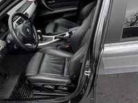 begagnad BMW 330 i Touring Comfort, Dynamic Euro 4