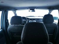 Begagnad Hyundai Trajet 136 HK (100 kW) 2000 Blå Minibuss