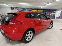 Begagnad Volvo V40 Kinetic 150 HK (110 kW) 2013 Passion red