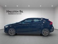 Begagnad Volvo V40 CC Momentum 150 HK (110 kW) 2018 Svart Kombi