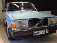 Begagnad Volvo 244 112 HK (82 kW) 1984 Blå Sedan