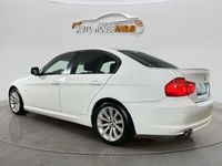 begagnad BMW 318 d Sedan DRAGKROK NYSERVAD NYBESIKTAD