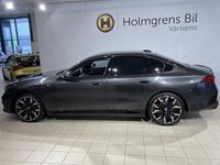 begagnad BMW 550 e xDrive M Sport Pro Innovation DAP Keyless Panorama B&W Drag