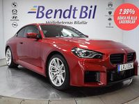 Begagnad BMW M2 Comfort Edition 480 HK (353 kW) 2024 Röd (fire red metallic) Sportkupé