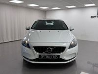 Begagnad Volvo V40 Kinetic 122 HK (89 kW) 2017 Vit Halvkombi