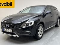 Begagnad Volvo V60 CC Momentum 190 HK (139 kW) 2016 Svart Kombi