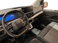 Begagnad Toyota Proace Comfort 146 HK (107 kW) 2025 Vit Minibuss
