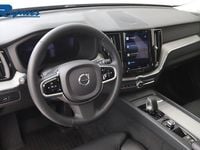 Begagnad Volvo XC60 Plus 250 HK (183 kW) 2022 Silver dawn metallic SUV