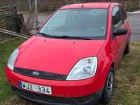 Begagnad Ford Fiesta 70 HK (51 kW) 2005 Halvkombi
