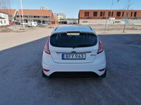 begagnad Ford Fiesta 5-dörrar 1.0 Euro 6 / Nyservad