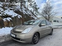 Begagnad Toyota Prius 112 HK (82 kW) 2005 Brun Halvkombi