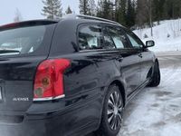 begagnad Toyota Avensis Kombi 1.8 VVT-i