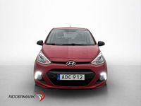 Begagnad Hyundai i10 Comfort 67 HK (49 kW) 2015 Mörkröd Halvkombi