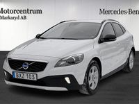 Begagnad Volvo V40 Momentum 114 HK (83 kW) 2014 Vit Halvkombi