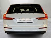 begagnad Volvo V60 T4 Momentum Advanced Edition, Klimatpaket, Lastpaket, Lane Keeping Aid, Dragkrok Halvautomatisk, Parkeringssensor Fram Bak 2020, Kombi