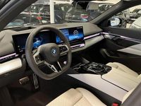 Begagnad BMW i5 Efficient Dynamics 250 kW (340 HK) 2024 Grå/silver Sedan