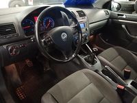 Begagnad VW Golf IV 105 HK (77 kW) 2005 Svart Halvkombi